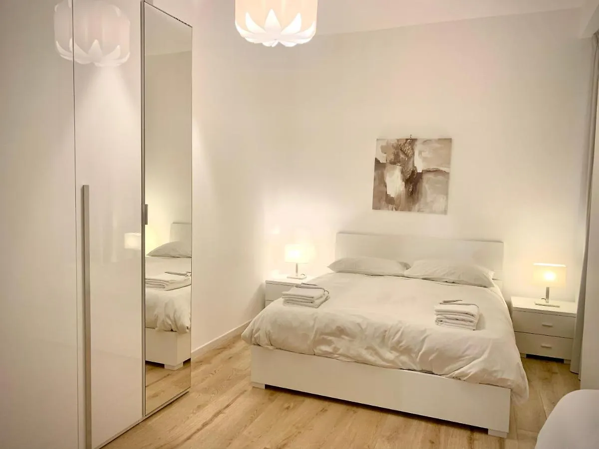 Apart Otel Residence D'Azeglio Palermo İtalya