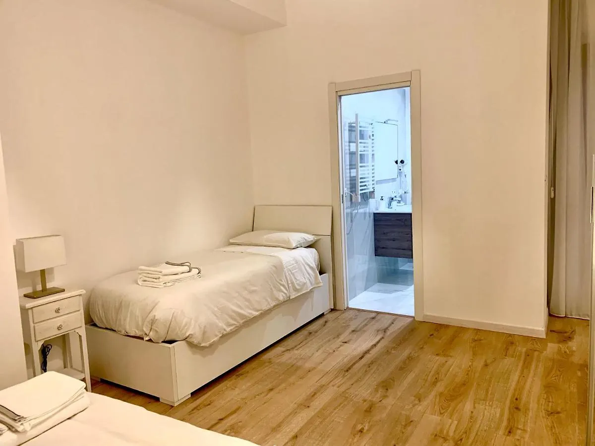 Residence D'Azeglio Palermo 0*,  İtalya