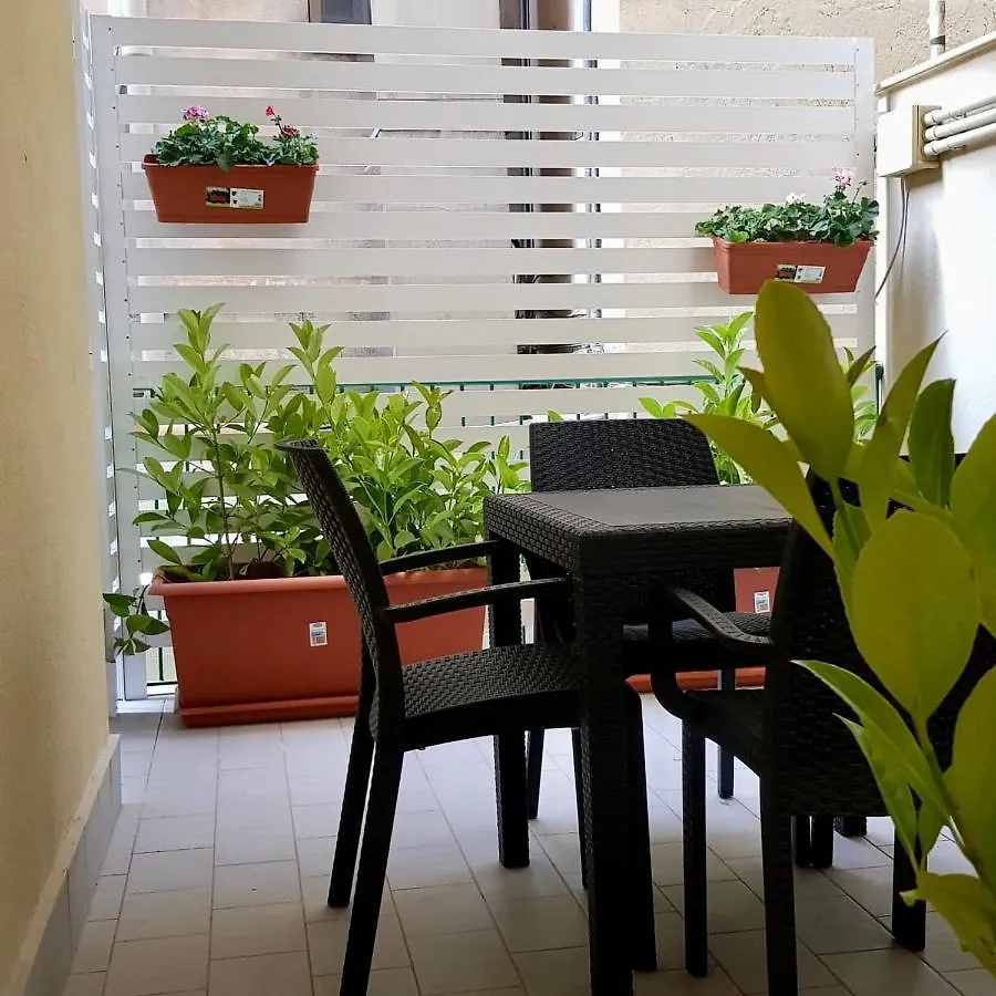 Apart Otel Residence D'Azeglio Palermo İtalya