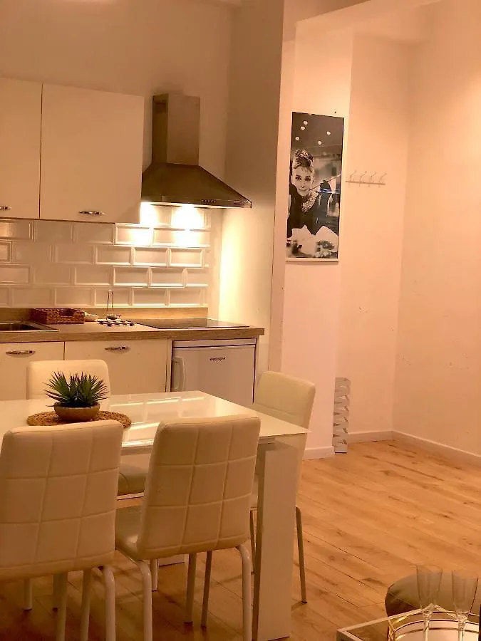 Residence D'Azeglio Palermo 0*,  İtalya